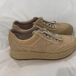 Dolce Vita sneakers. Size 9.5
